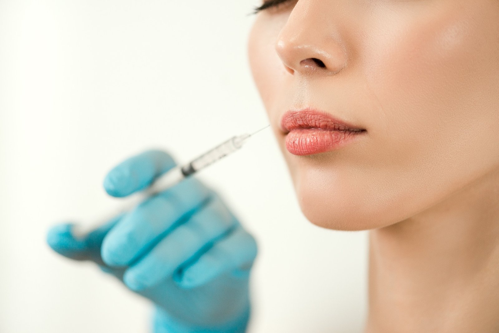 Detalle de un procedimiento estético de labios